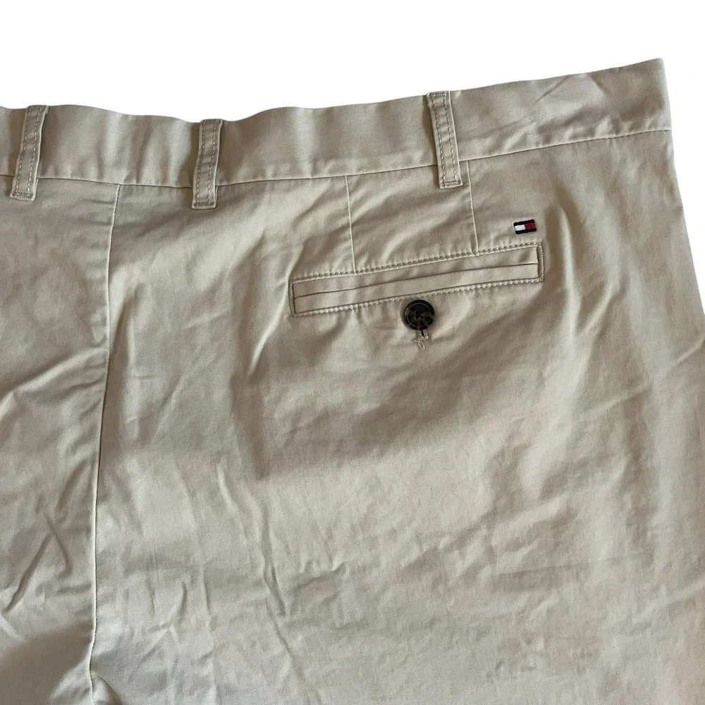 Tommy Hilfiger Men's Size 48R‎ Khaki Chino Shorts Preppy Classic 97% Cotton